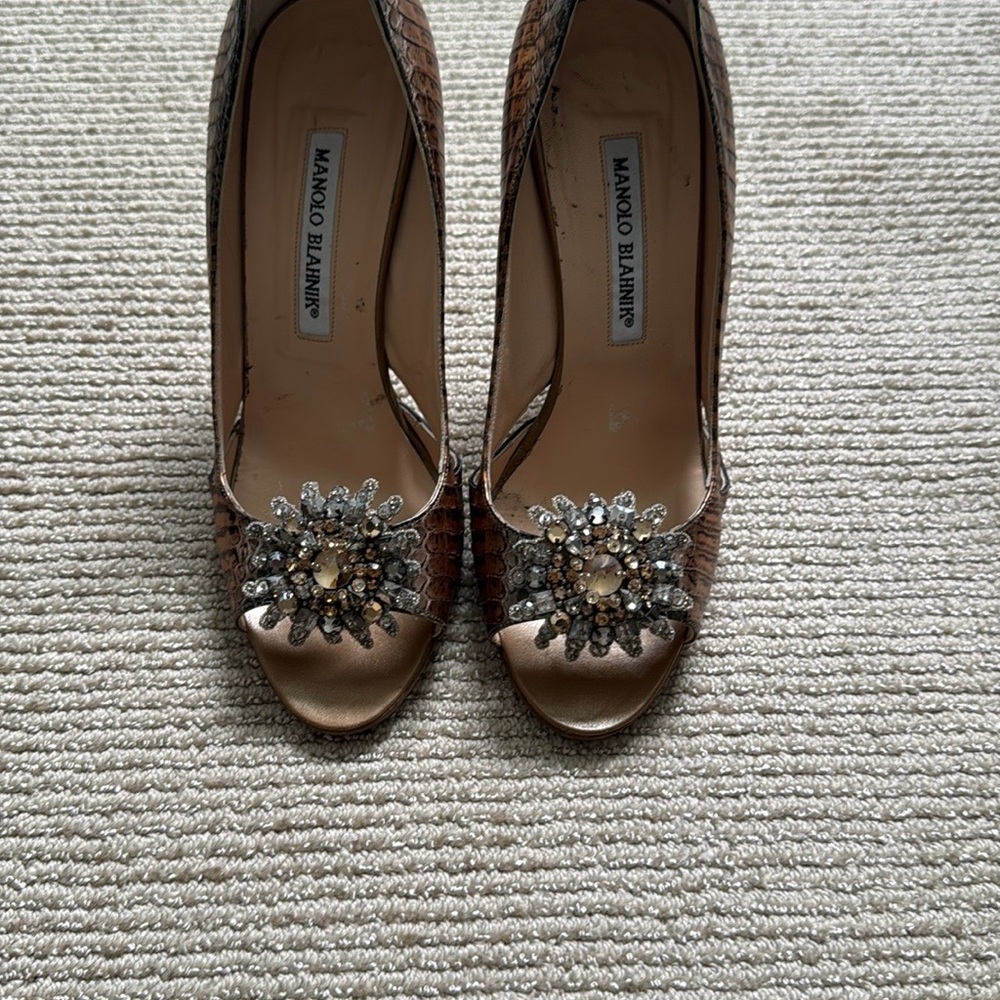 Manolo Blahnik Brown Floral Embellished Heels